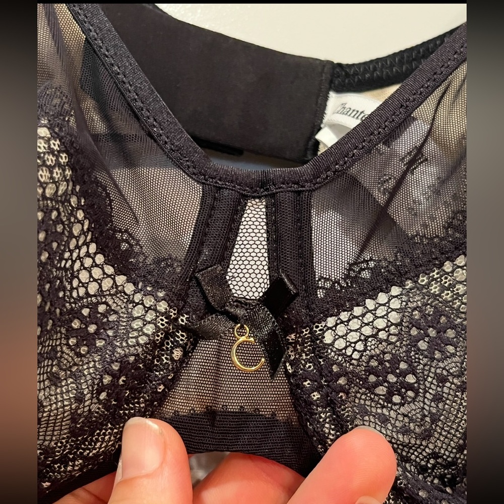 Chantelle Black Lace double lined Women's Bra. Absolutely gorgeous!! - Picture 2 of 6